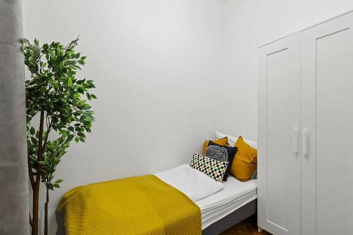 For Big Groups I Wifi I 5 Min To Subway Apartamento Viena