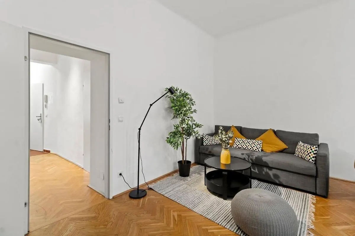 For Big Groups I Wifi I 5 Min To Subway Apartamento Viena